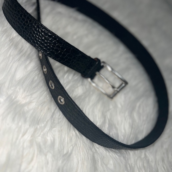Michael Kors Leather Belt - Picture 3 of 12